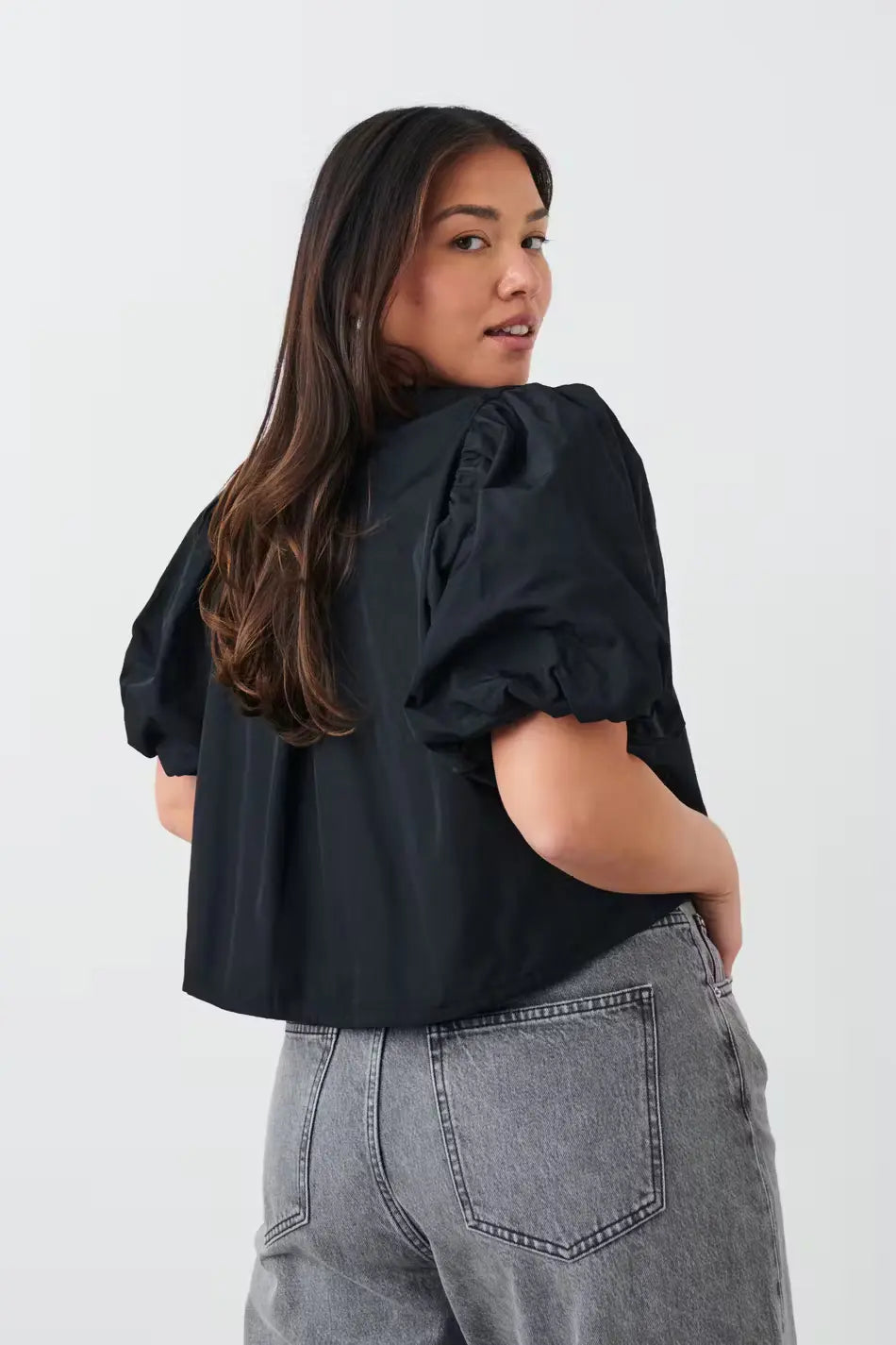 Emily™ - Cozy's Black Puff Top